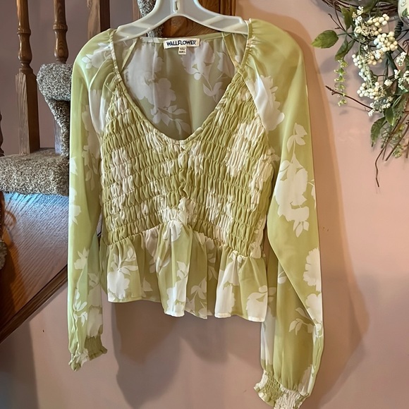 Wallflower Jean Company long sleeve top with smocked bodice. New with tags. - Picture 1 of 5